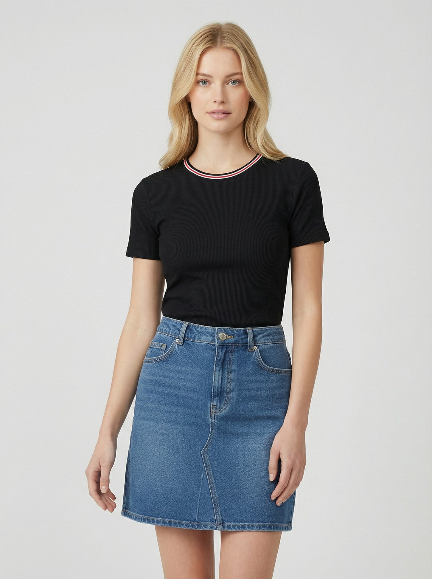 Black Ribbed Crewneck Tee With Contrast Trim