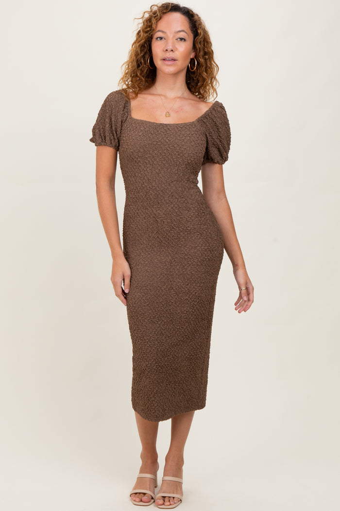 Brown Popcorn Textured Short Puff Sleeve Maternity Midi Dress