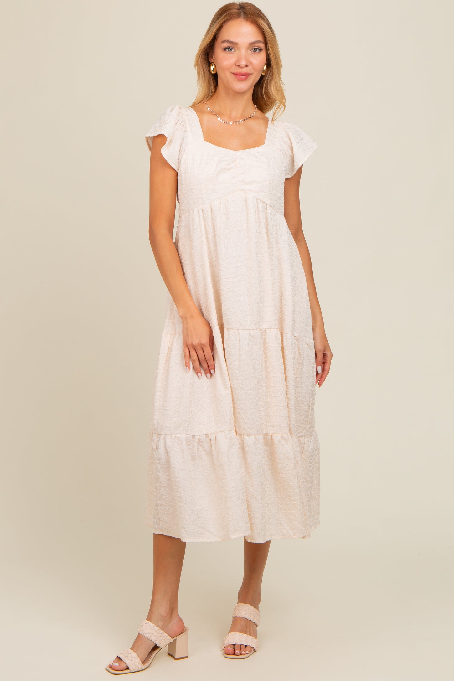Ivory Textured Sweetheart Neck Short Puff Sleeve Tiered Midi Dress